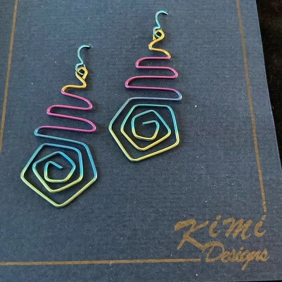 Colorful Wire Earrings Kimi Designs - Picture 2 of 4